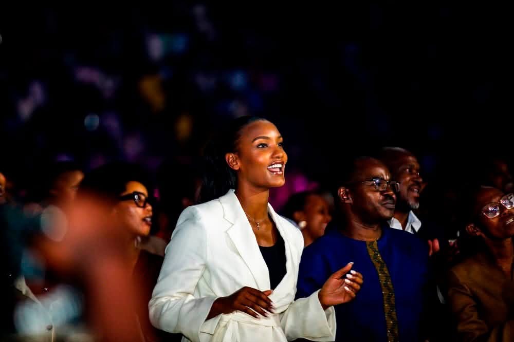 “UBUZIMA BUTARIMO IMANA NI NKO KUGENDA UTAMBAYE IMYENDA”-KATE BASHABE